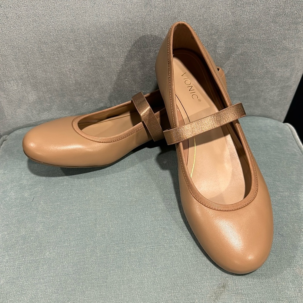 Vionic Joseline Mary Jane Flat in Macaroon Leather